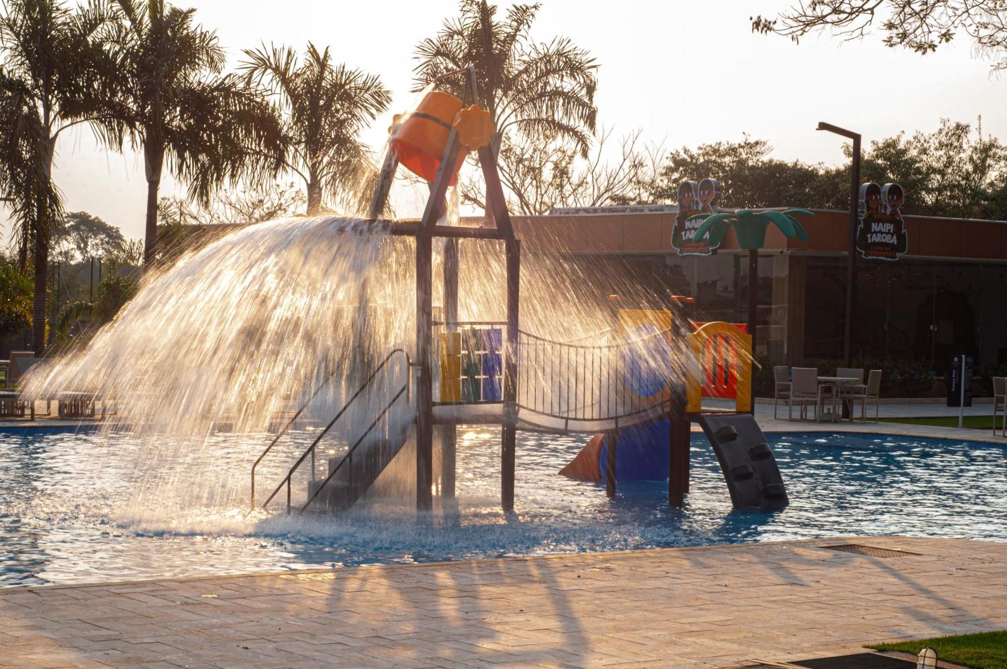 Doubletree By Hilton - Resort - Foz do Iguaçu Kültér fotó Splash pad at the Community Aquatic Center