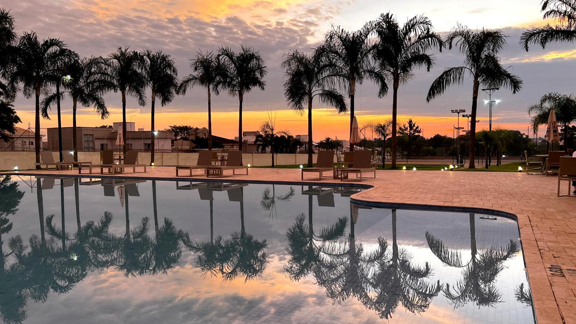 Doubletree By Hilton - Resort - Foz do Iguaçu Kültér fotó Sunset at the University of Fortaleza
